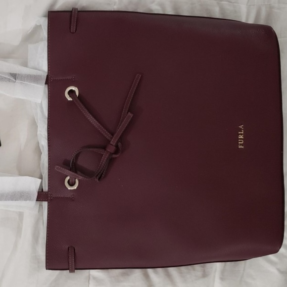 Furla Handbags - NWT Furla Costanza Large Drawstring Leather Tote